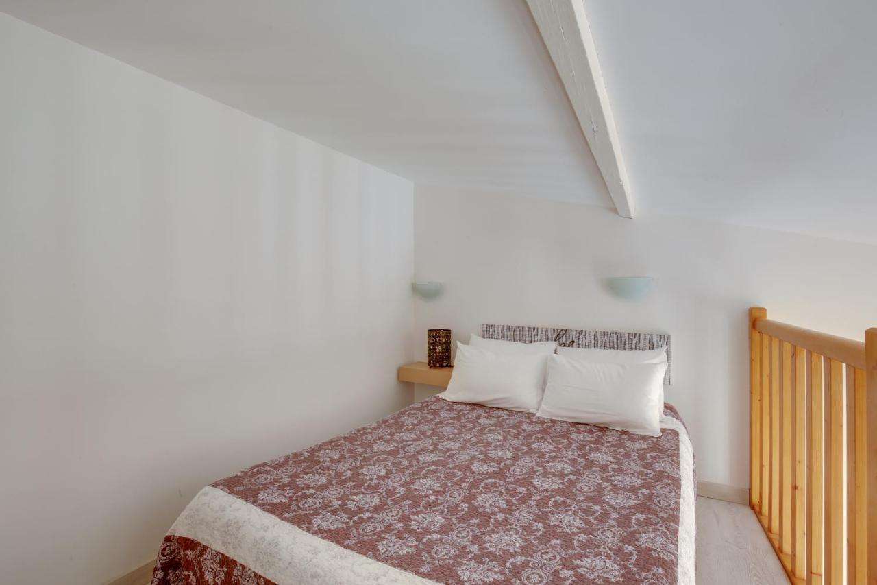 Logis Andraud Studios Saint-Émilion Buitenkant foto