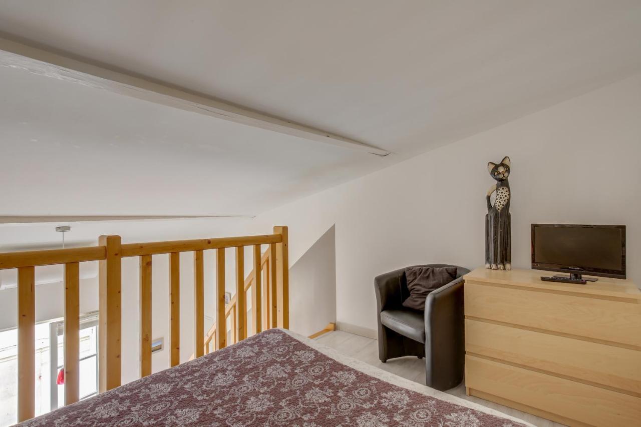 Logis Andraud Studios Saint-Émilion Buitenkant foto